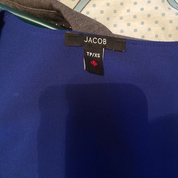 Beige business suit with blue satin ribbed tank - Picture 5 of 6